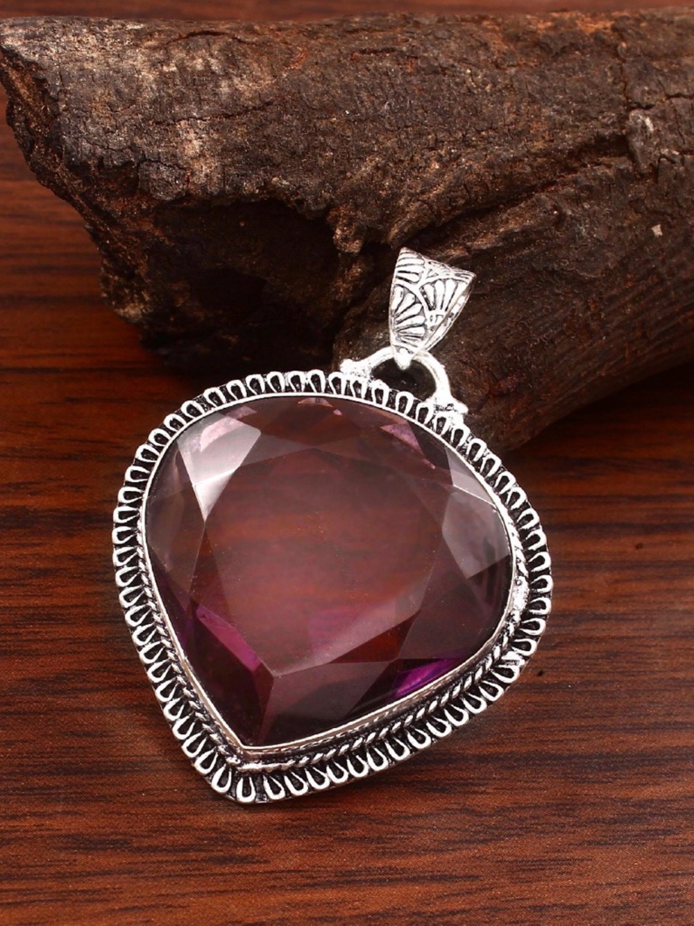 Gorgeous Amethyst gemstone 925 sterling silver pendant.